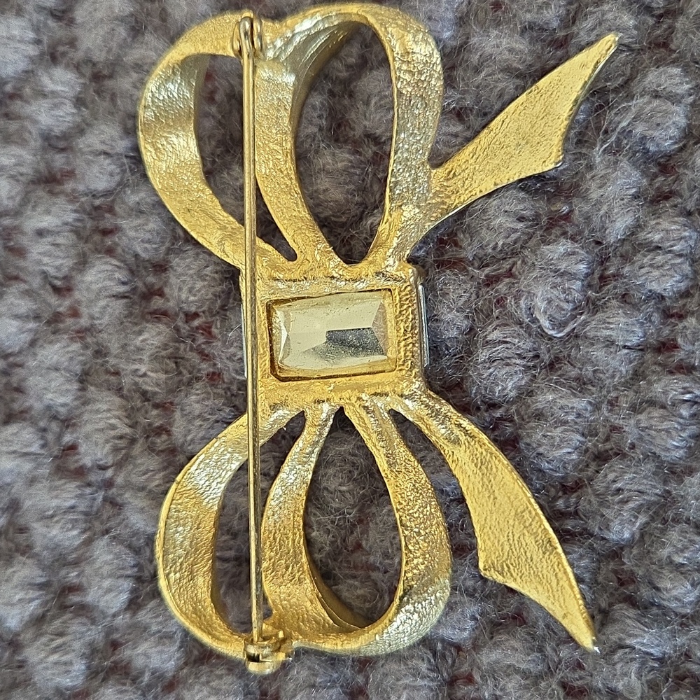 Bow Pin Brooch - Picture 3 of 3